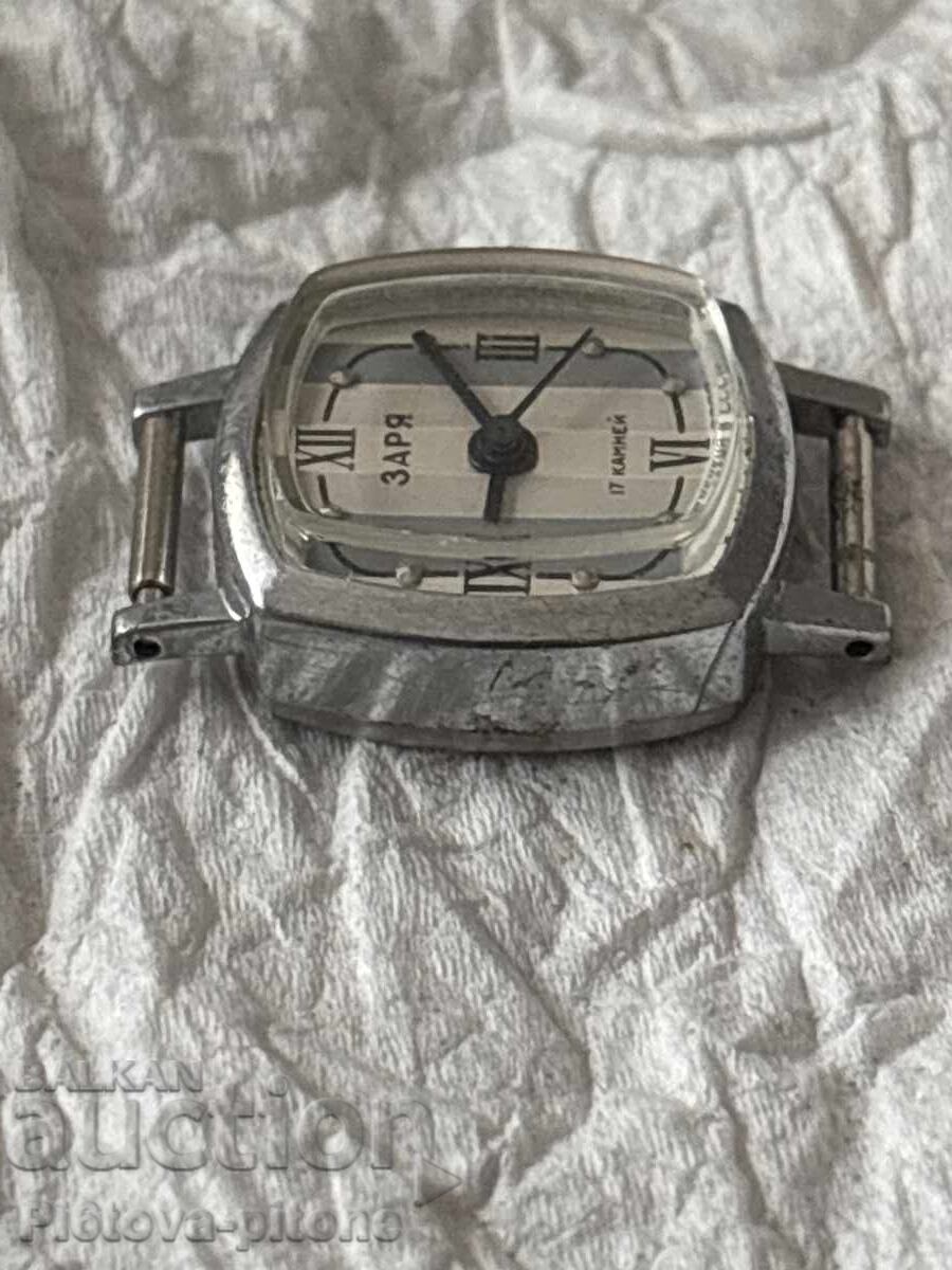 Доставка на Руски дамски часовник Доставка на Руски дамски часовник