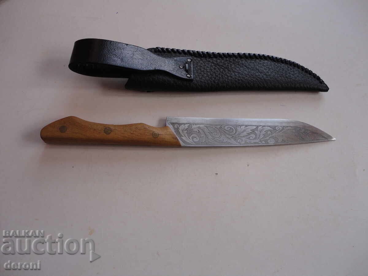 Απίθανο κυνηγετικό μαχαίρι με θήκη με τιμή € 81.81 | 160.01 BGN