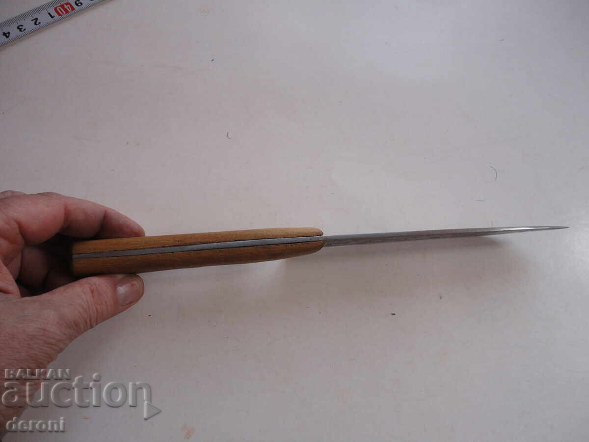 Παράδοση Απίθανο κυνηγετικό μαχαίρι με θήκη