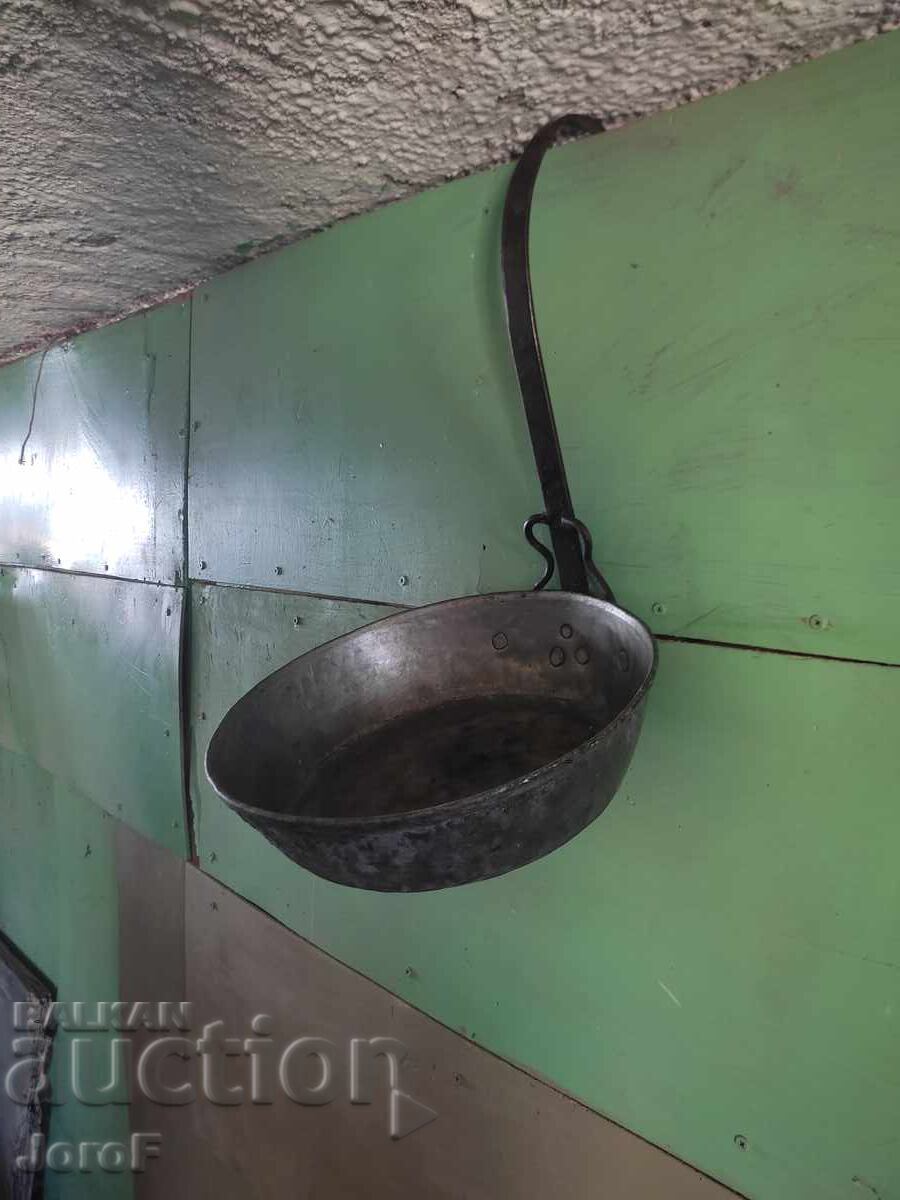 Livrarea Tigaie mare veche Livrarea Tigaie mare veche