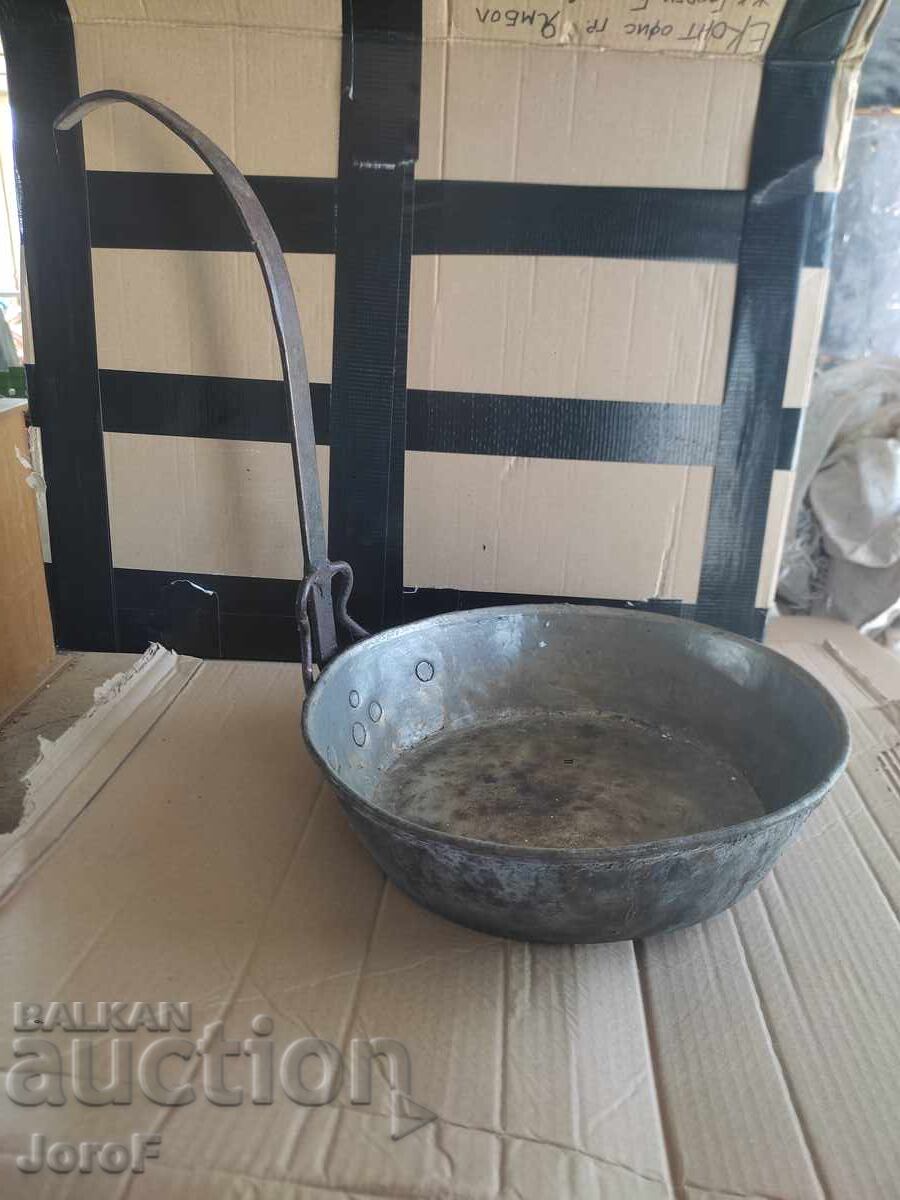 Tigaie mare veche Tigaie mare veche