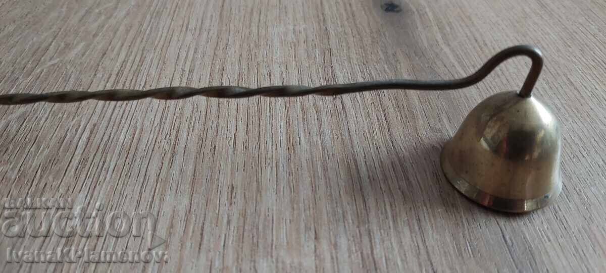 Extinctor de lumânări alamă retro pentru cunoscători cu preț € 10.00 | 19.56 BGN Extinctor de lumânări alamă retro pentru cunoscători cu preț € 10.00 | 19.56 BGN