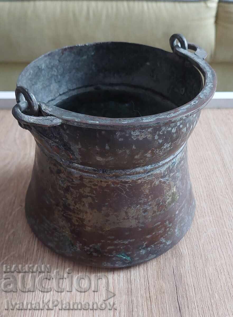 Χάλκινο ρετρό κατσαρολάκι για γνώστες με τιμή € 18.00 | 35.20 BGN Χάλκινο ρετρό κατσαρολάκι για γνώστες με τιμή € 18.00 | 35.20 BGN