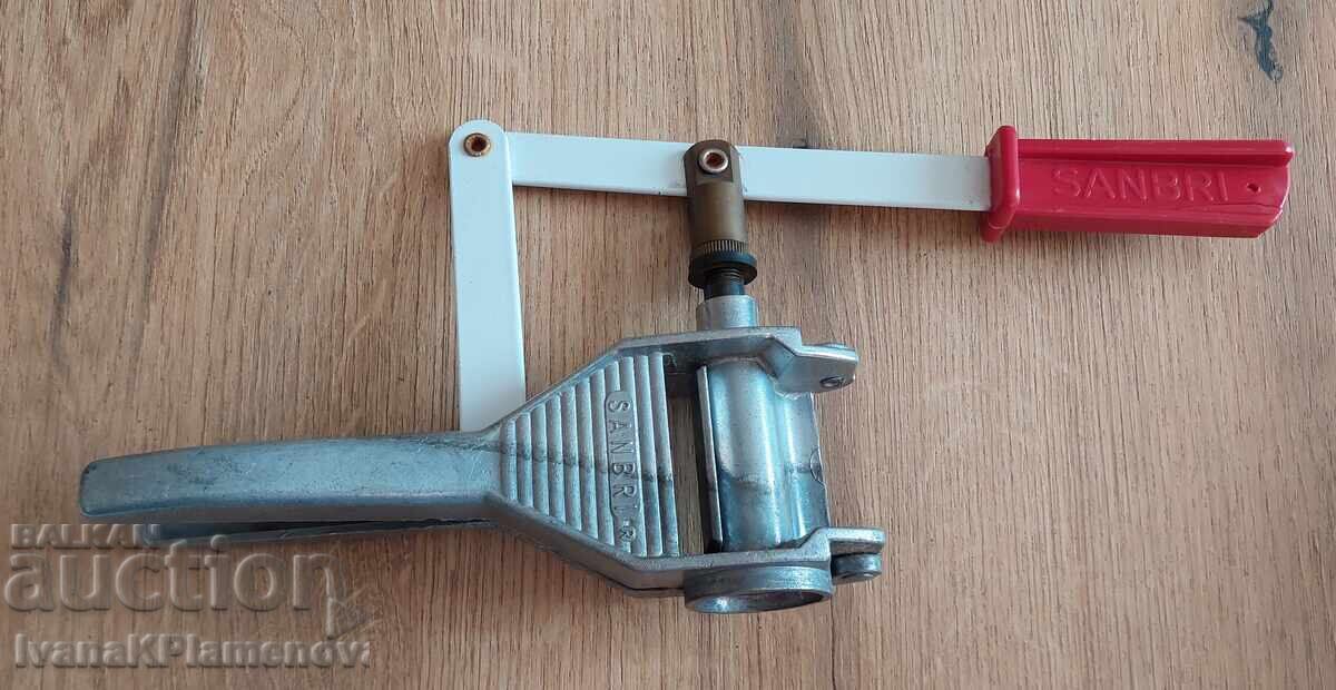 Mașină de umplere sticle de vin Franța pentru cunoscători