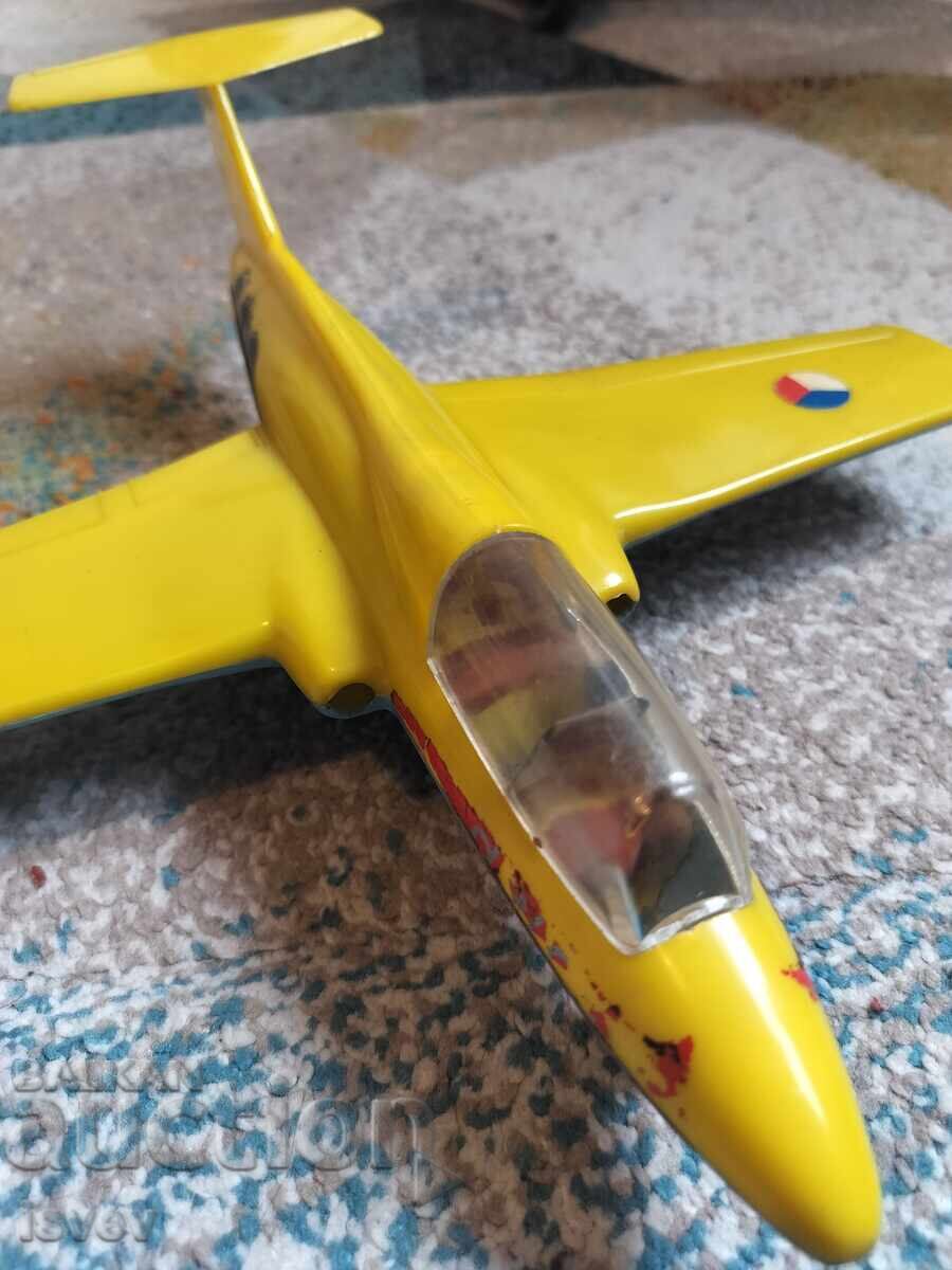 Стара соц играчка самолет L29 - 6