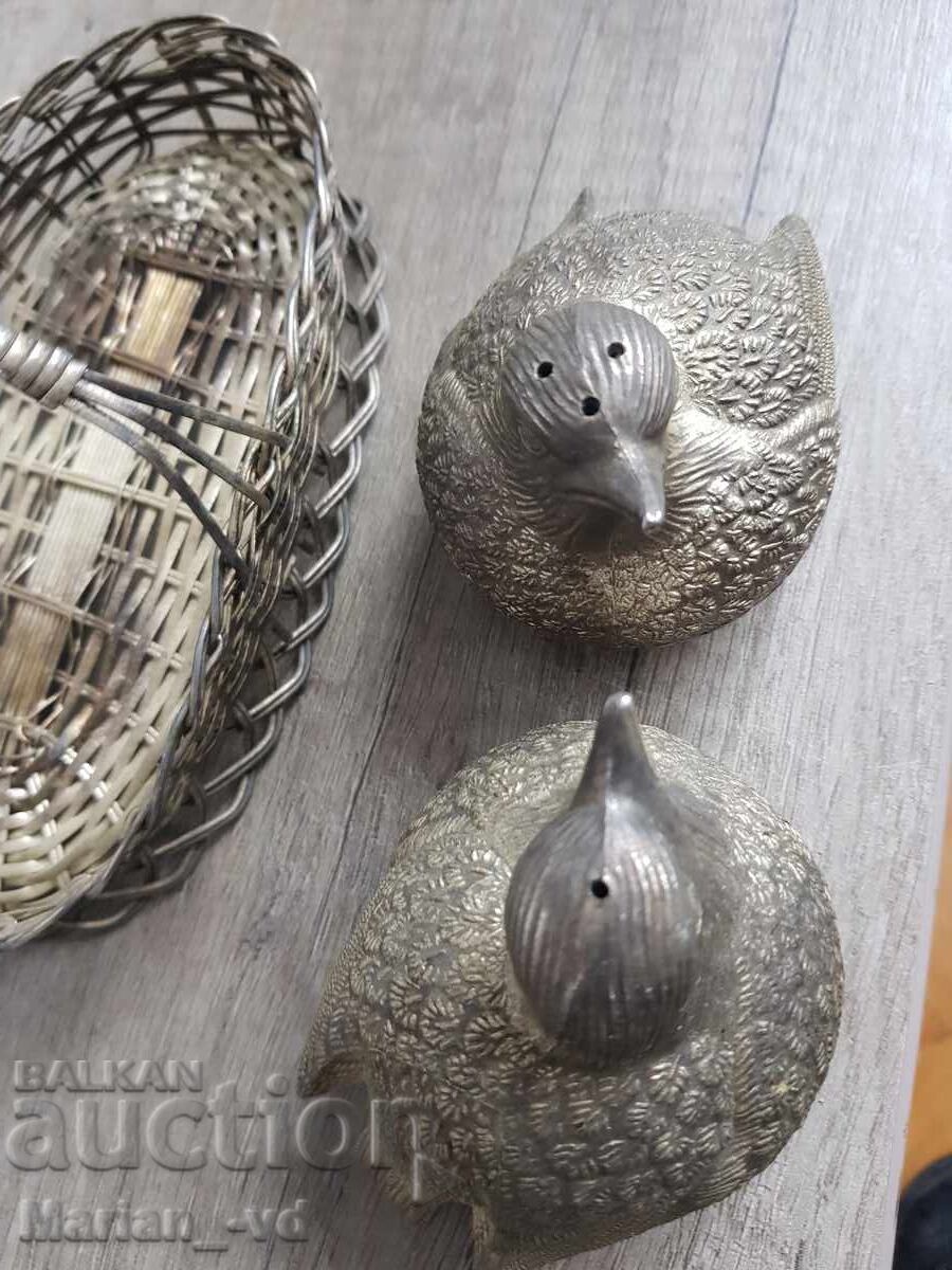 Set of silver-plated salt shakers, chicks in a basket - 5 Set of silver-plated salt shakers, chicks in a basket - 5