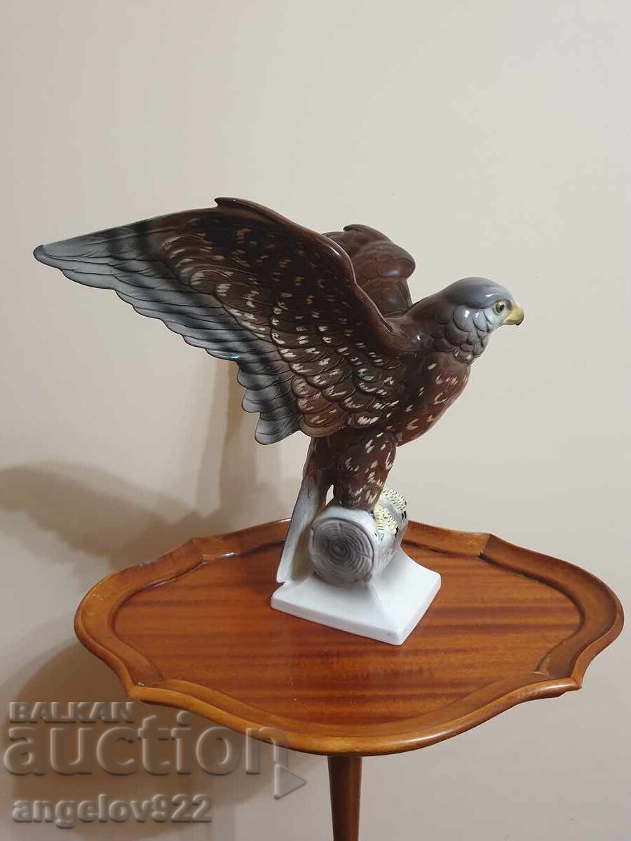 Πανέμορφο πορσελάνινο αγαλματίδιο με σημάδια!!! με τιμή € 0.01 | 0.02 BGN Πανέμορφο πορσελάνινο αγαλματίδιο με σημάδια!!! με τιμή € 0.01 | 0.02 BGN