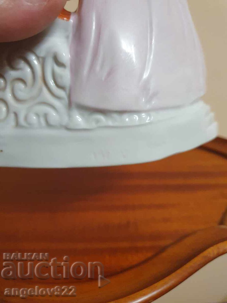 Livrarea Figurină statuetă veche din porțelan german!!!