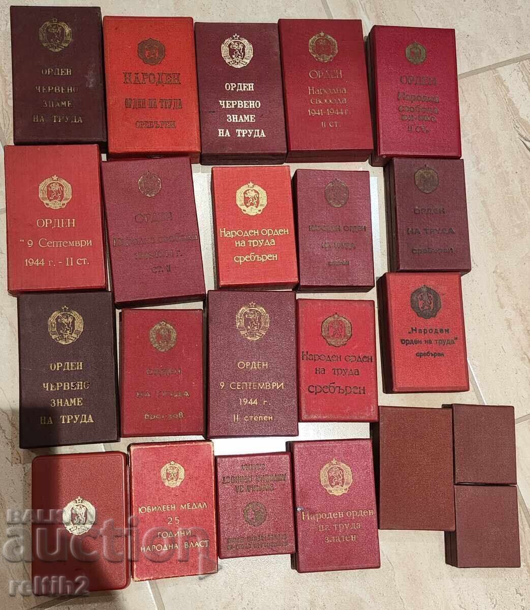 Cutii pentru ordine și medalii sociale - 5 Cutii pentru ordine și medalii sociale - 5
