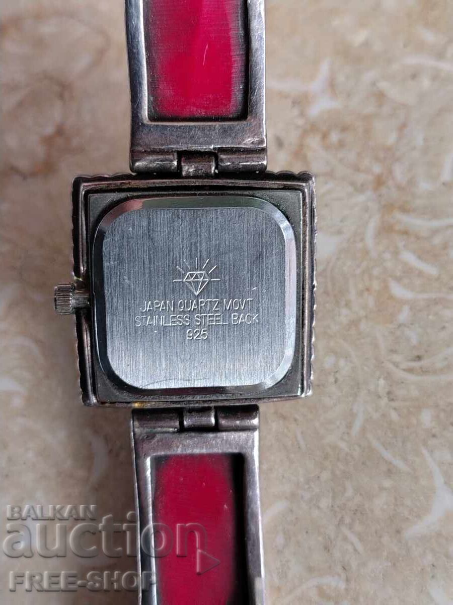 Livrarea Argint 925 cu pietricele pe carcasă - Funcționează