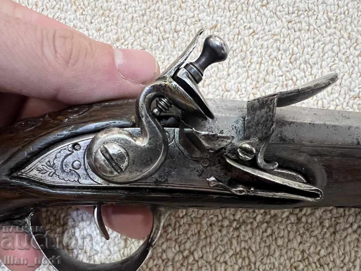 Livrarea Pistol cu cremene 3