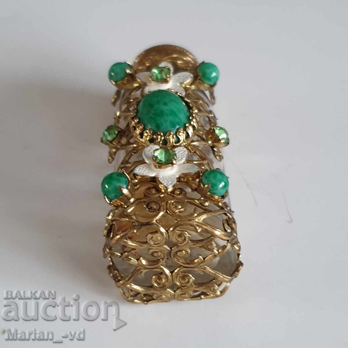 Delivery of Old collectible perfume bottle