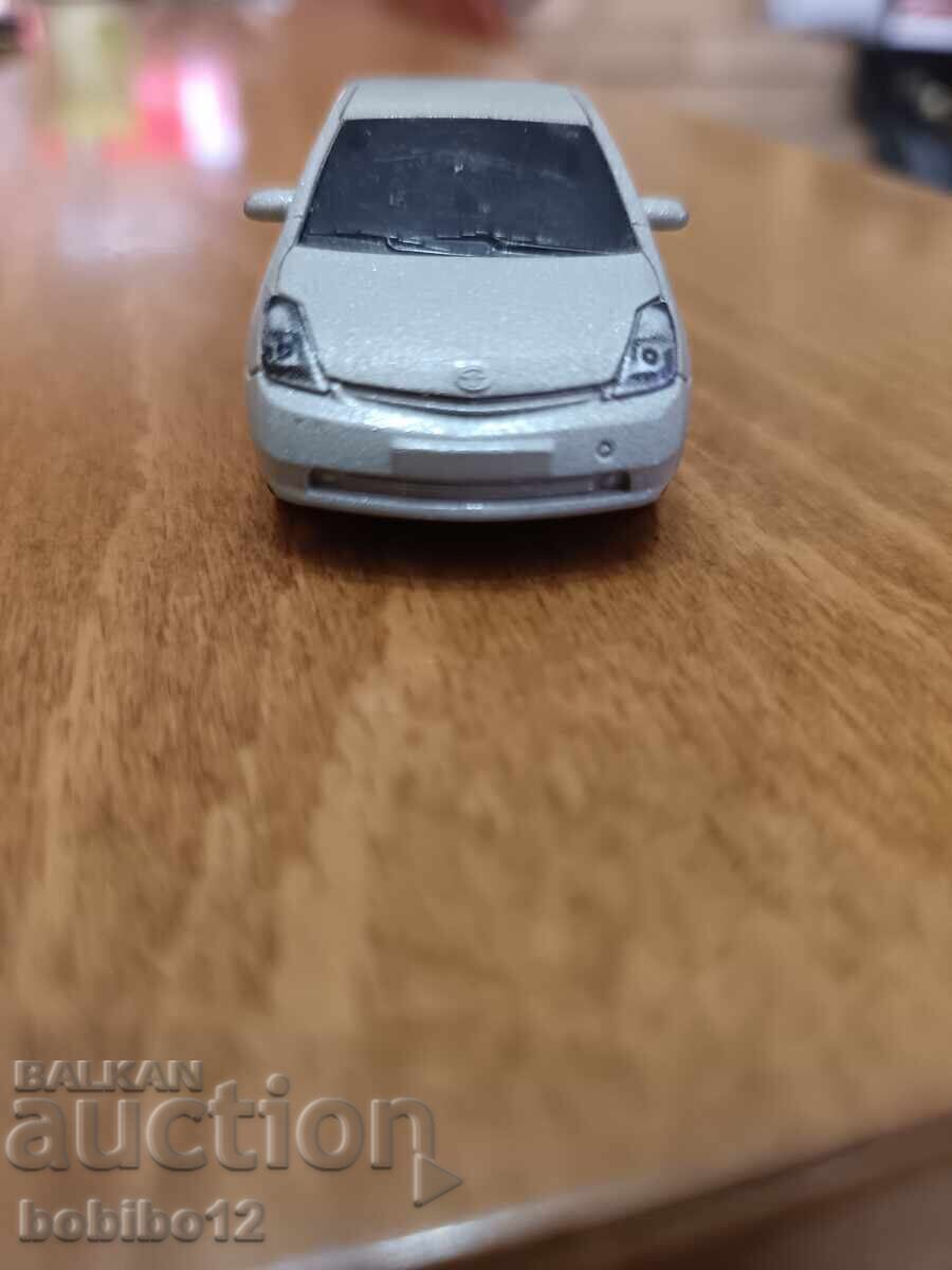 Cărucior metalic Toyota /Majorette Toyota Prius 1/59 cu preț € 7.00 | 13.69 BGN