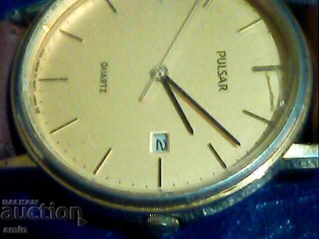Auction Beautiful 4-hour watch, works, no scratches, gold-plated Auction Beautiful 4-hour watch, works, no scratches, gold-plated