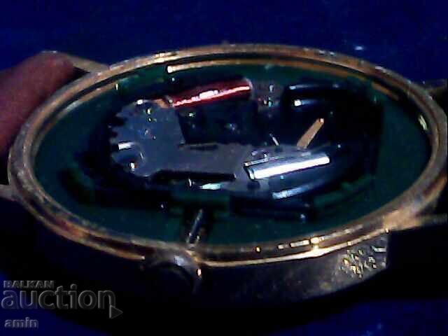 Delivery of Beautiful 4-hour watch, works, no scratches, gold-plated Delivery of Beautiful 4-hour watch, works, no scratches, gold-plated