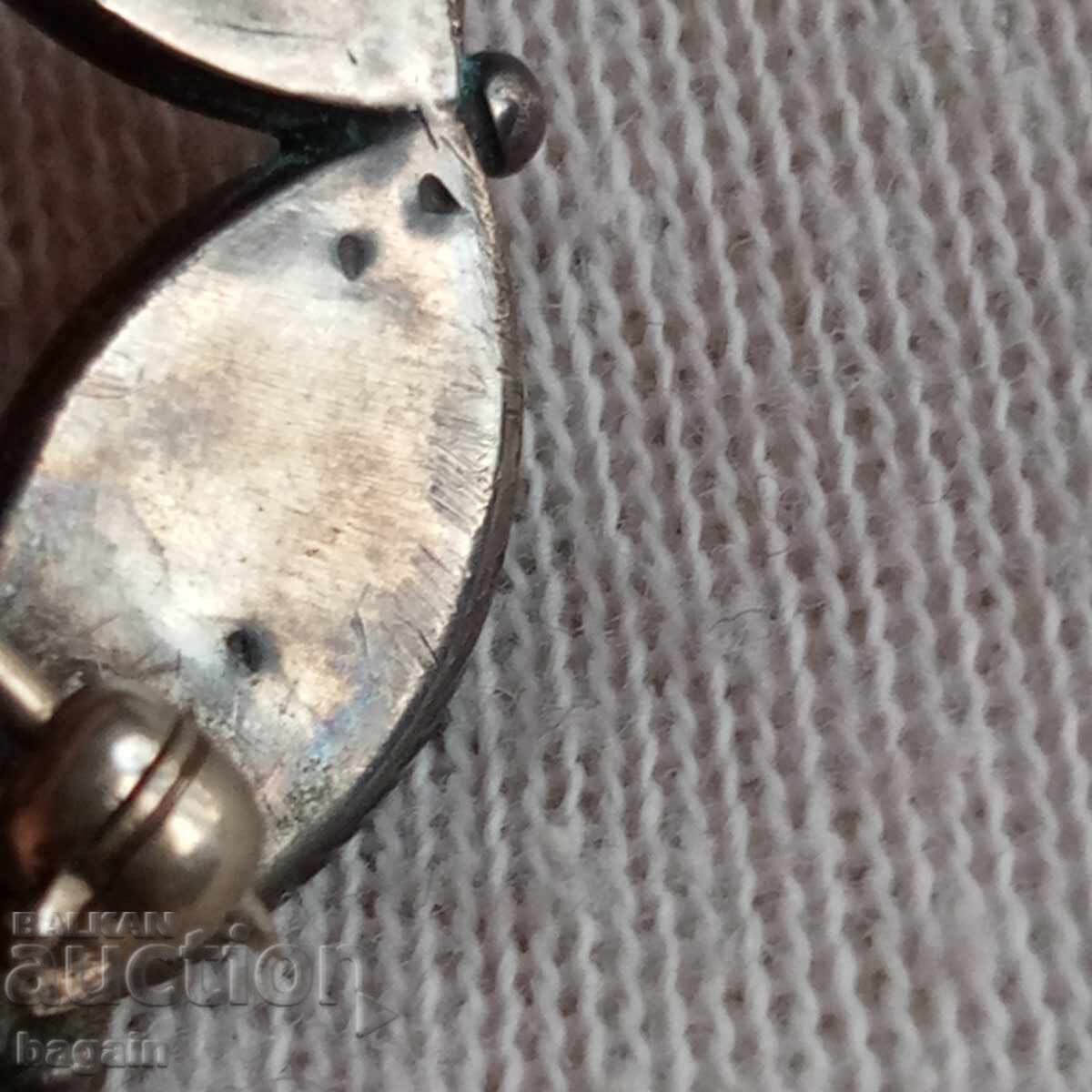 Licitație Broșă unică cu corali. Argint Licitație Broșă unică cu corali. Argint