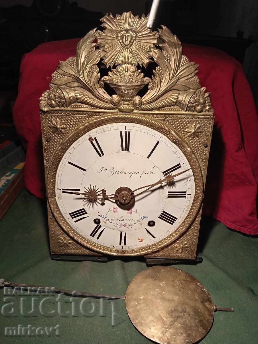 Антикварен стенен часовник Антикварен стенен часовник