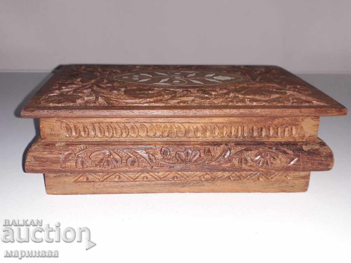 BOX. WOOD CARVING, IVORY with price € 12.78 | 25.00 BGN