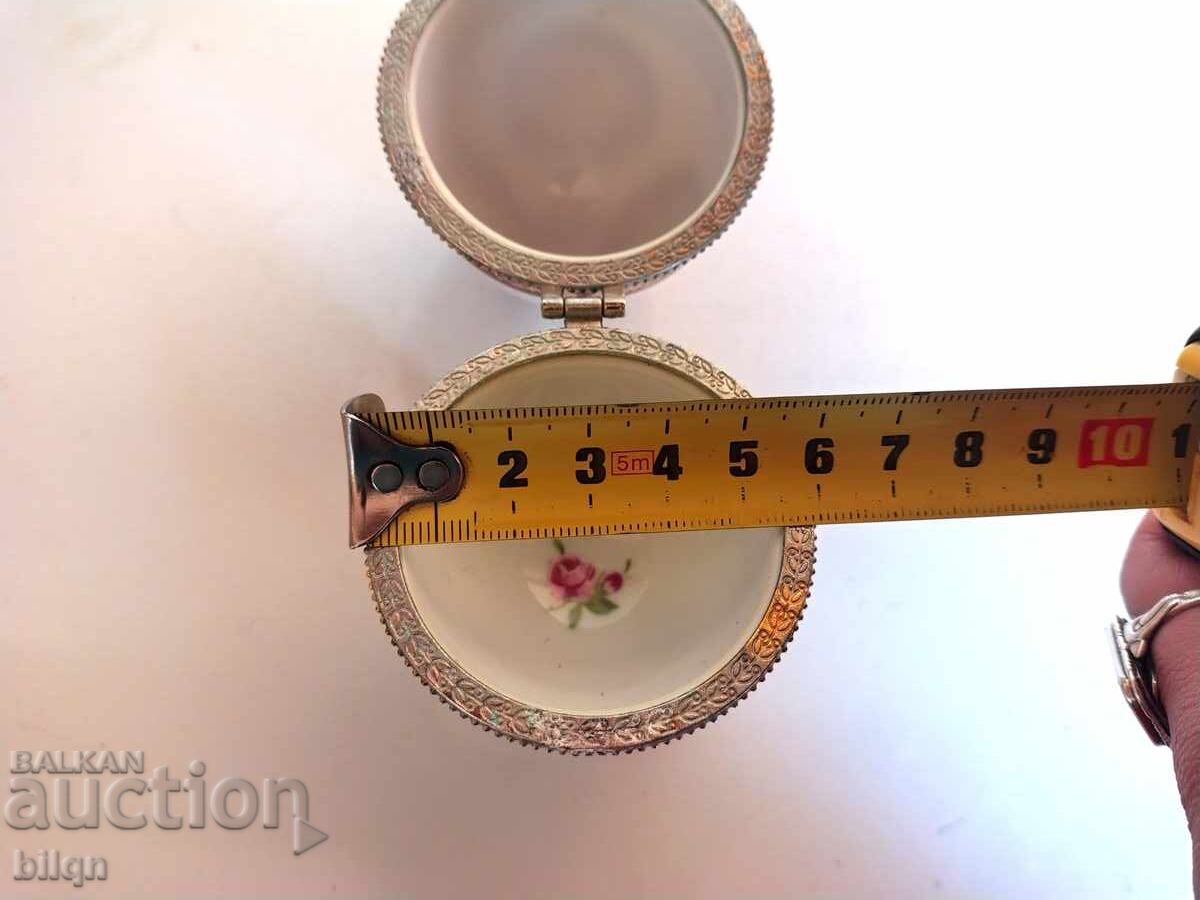 Wonderful Porcelain Egg Jewelry Box - 5