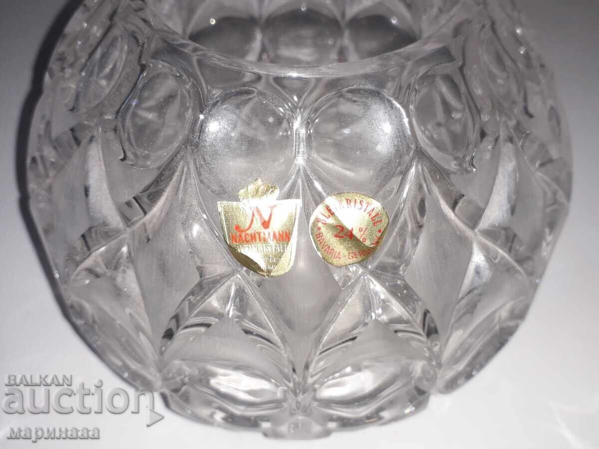 Livrarea VAZĂ 1,8 KG. CRISTAL. GERMANIA Livrarea VAZĂ 1,8 KG. CRISTAL. GERMANIA