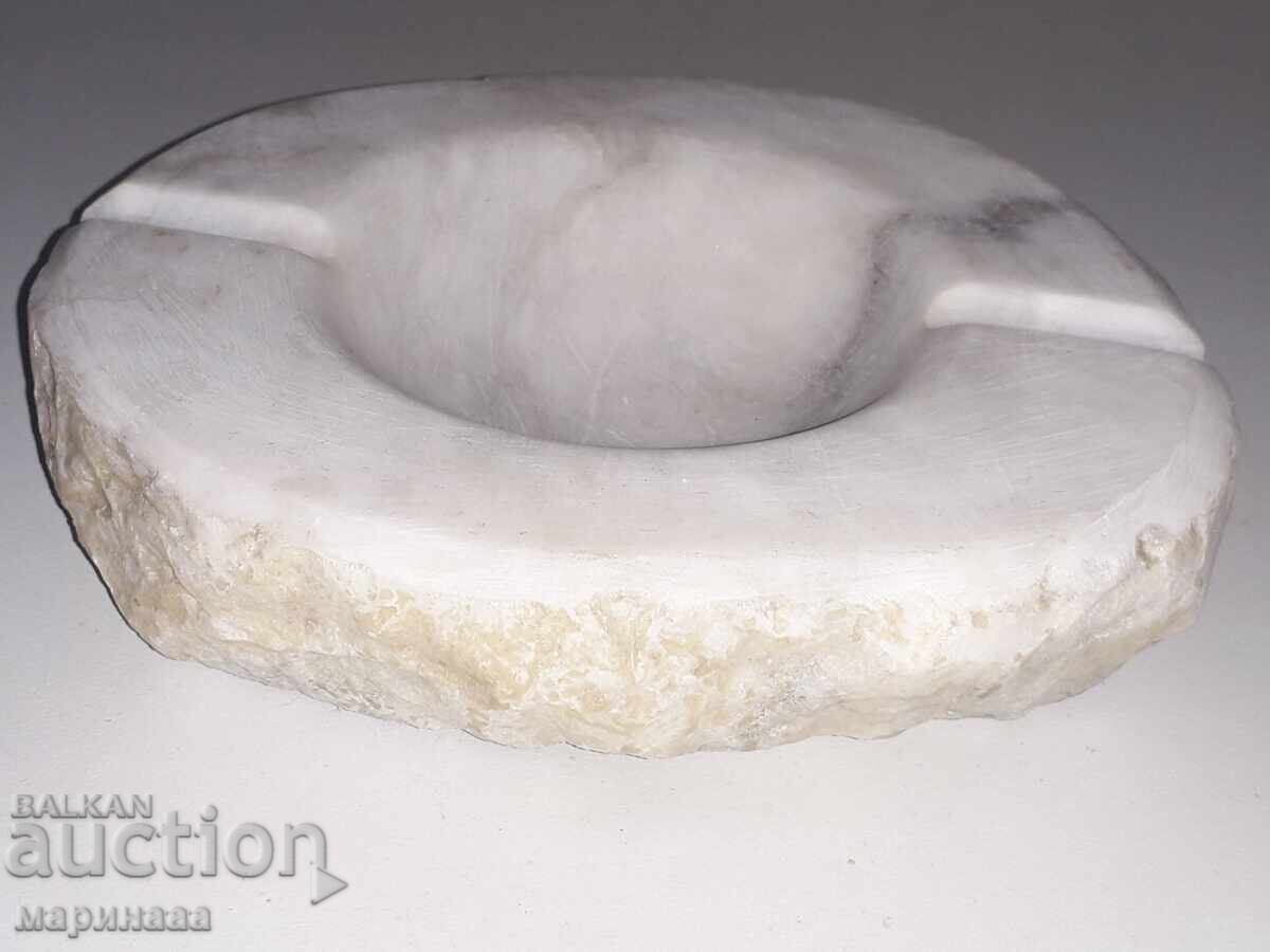 СТАР ПЕПЕЛНИК ЗА ПУРИ. МРАМОР. 1,9 КГ с цена € 6.00 | 11.73 лв.