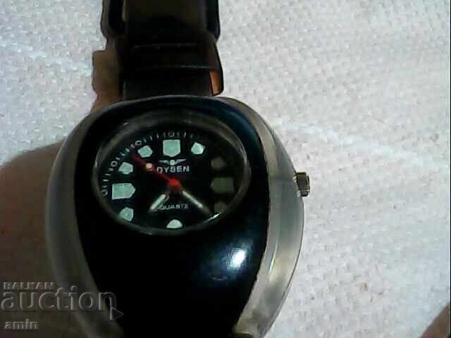 Interesting red watch, works, no battery with price € 5.11 | 9.99 BGN Interesting red watch, works, no battery with price € 5.11 | 9.99 BGN