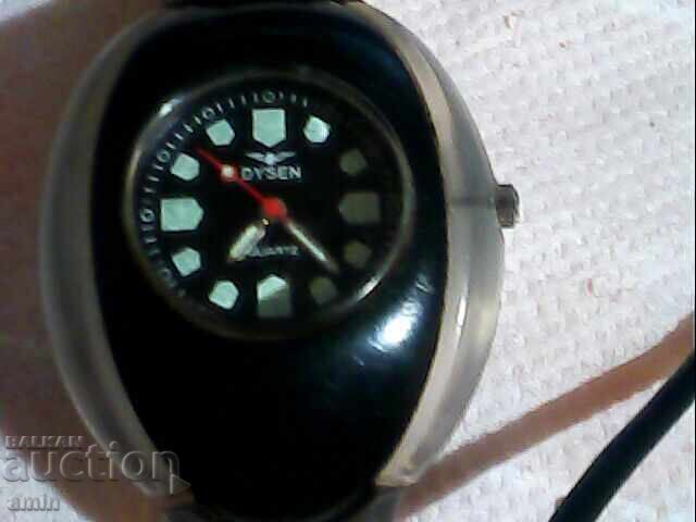 Interesting red watch, works, no battery Interesting red watch, works, no battery