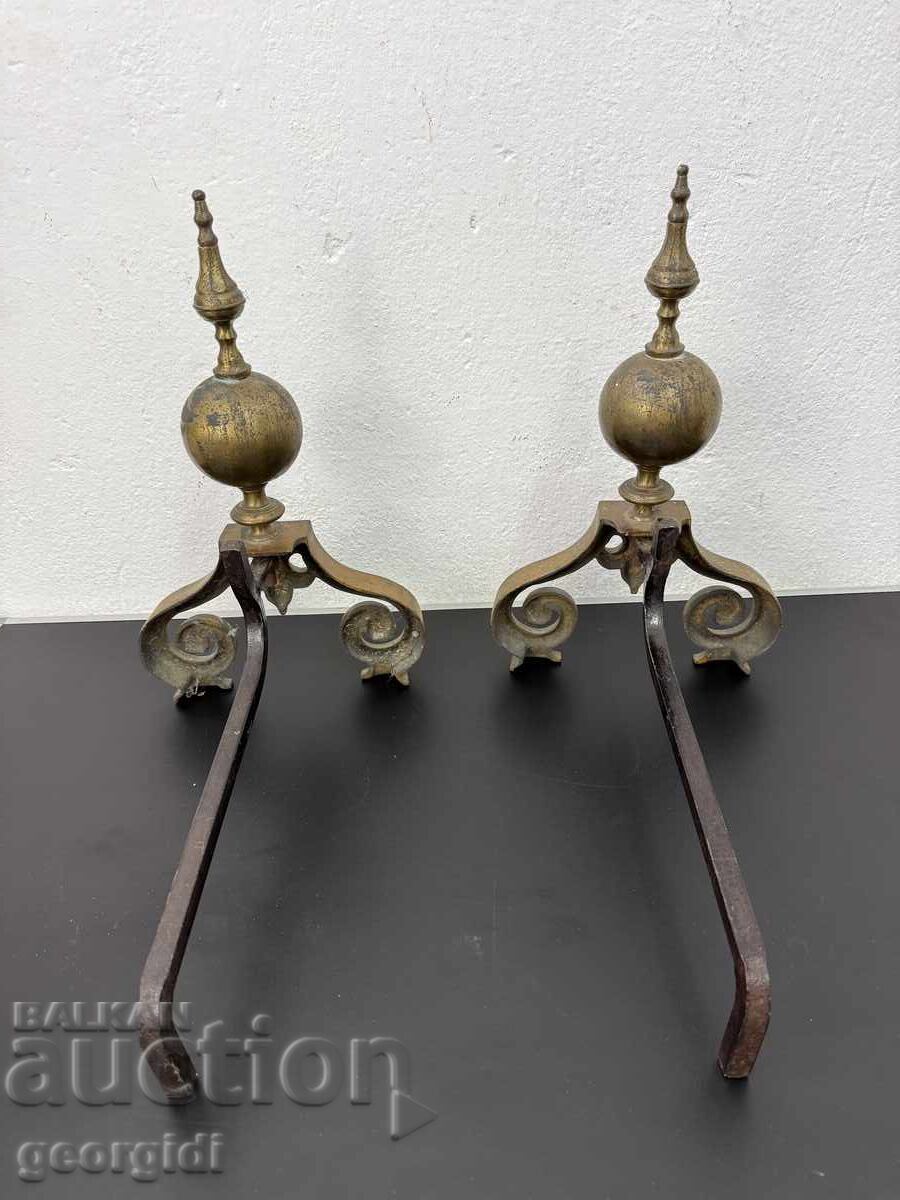 Pair of antique brass fireplace supports. No. 7788 - 5 Pair of antique brass fireplace supports. No. 7788 - 5