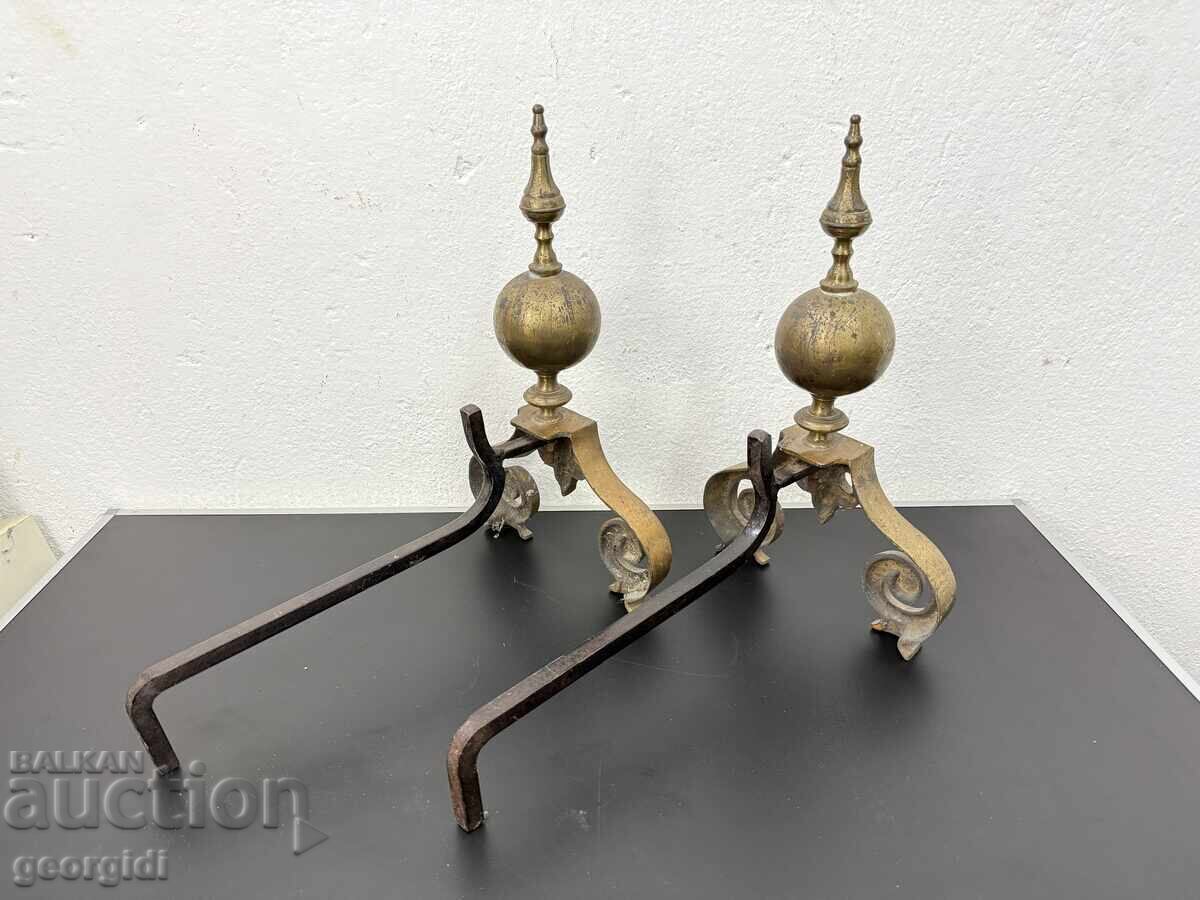 Pair of antique brass fireplace supports. No. 7788 - 6 Pair of antique brass fireplace supports. No. 7788 - 6