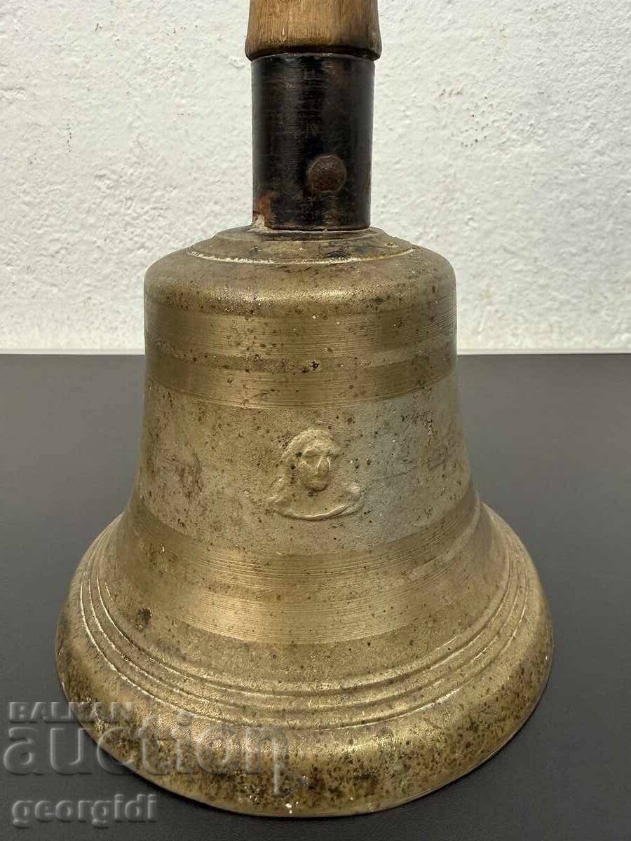 Голяма ръчна палубна камбана / звънец. №7789 с цена € 135.00 | 264.04 лв. Голяма ръчна палубна камбана / звънец. №7789 с цена € 135.00 | 264.04 лв.