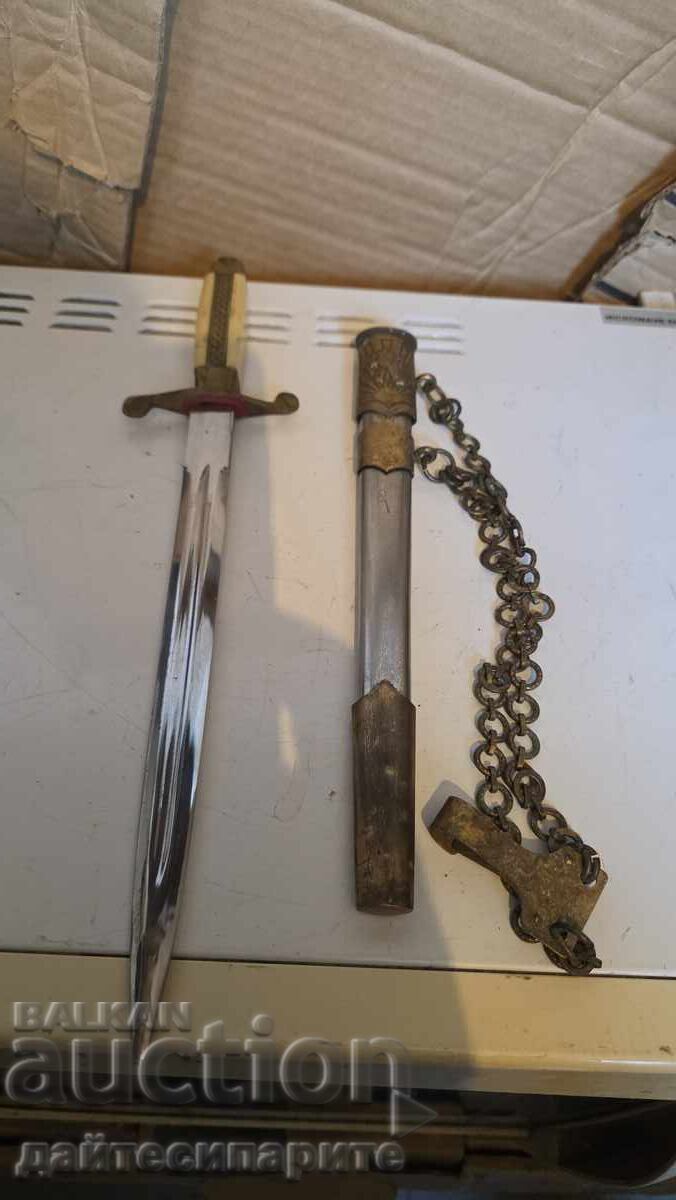 Sabie veche de cursant cu teacă