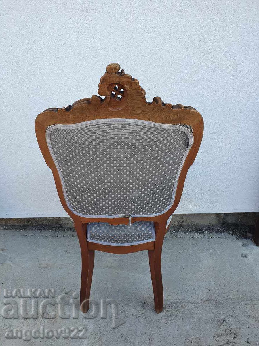 Livrarea Scaun vintage din lemn masiv, frumos!!! Livrarea Scaun vintage din lemn masiv, frumos!!!