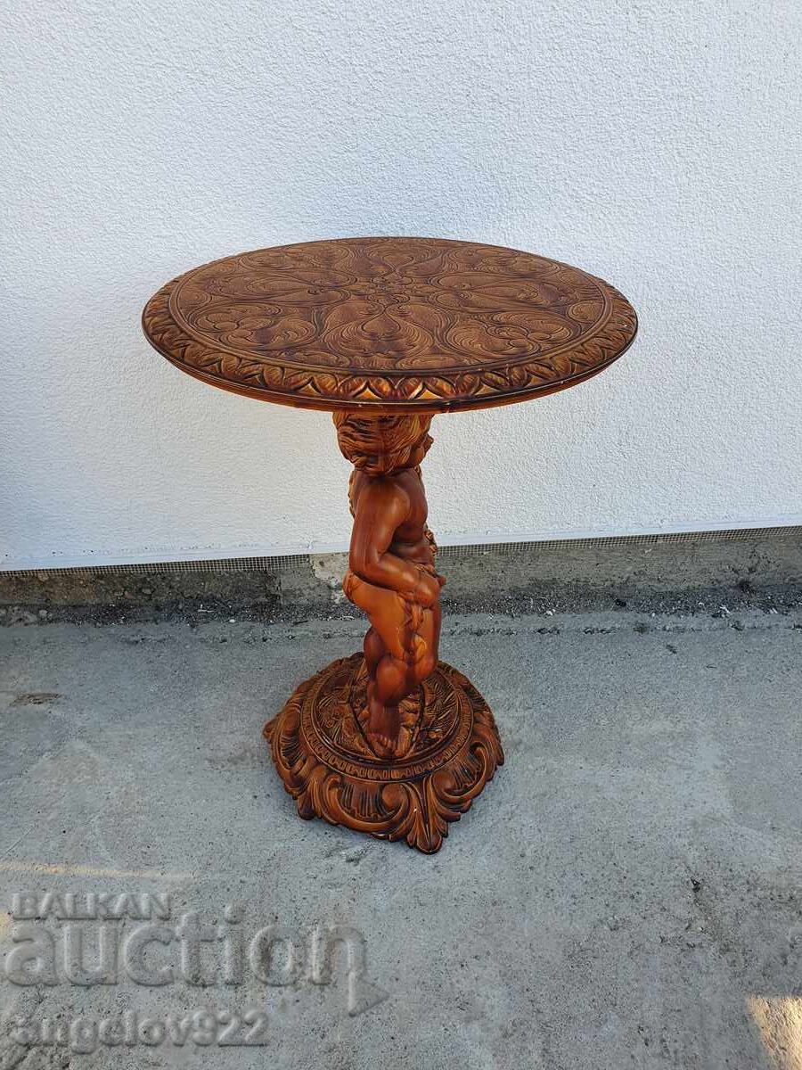 Auction  Very beautiful coffee table!!!