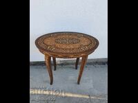 Красива винтидж дървена масичка с интарзия масив!!!