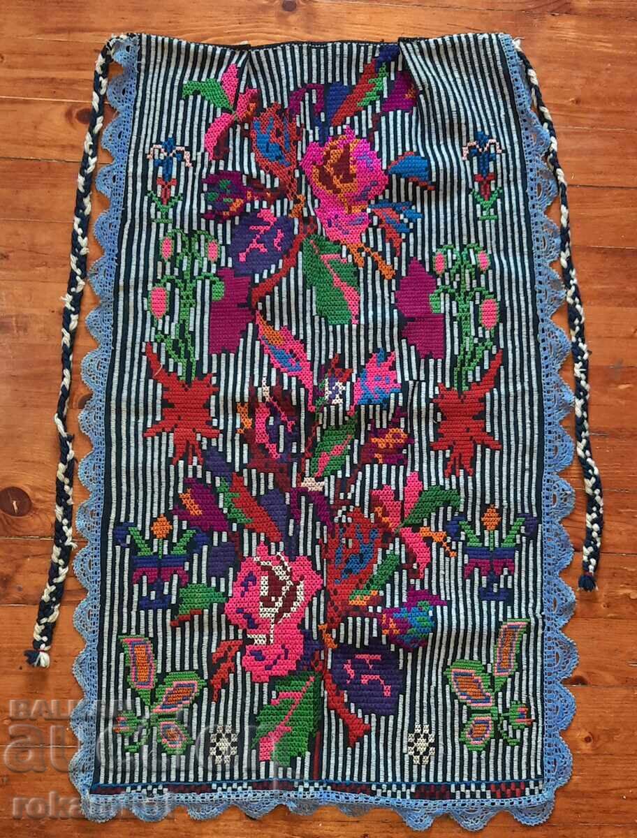 Доставка на Автентична престилка от Суворово,Варненско.