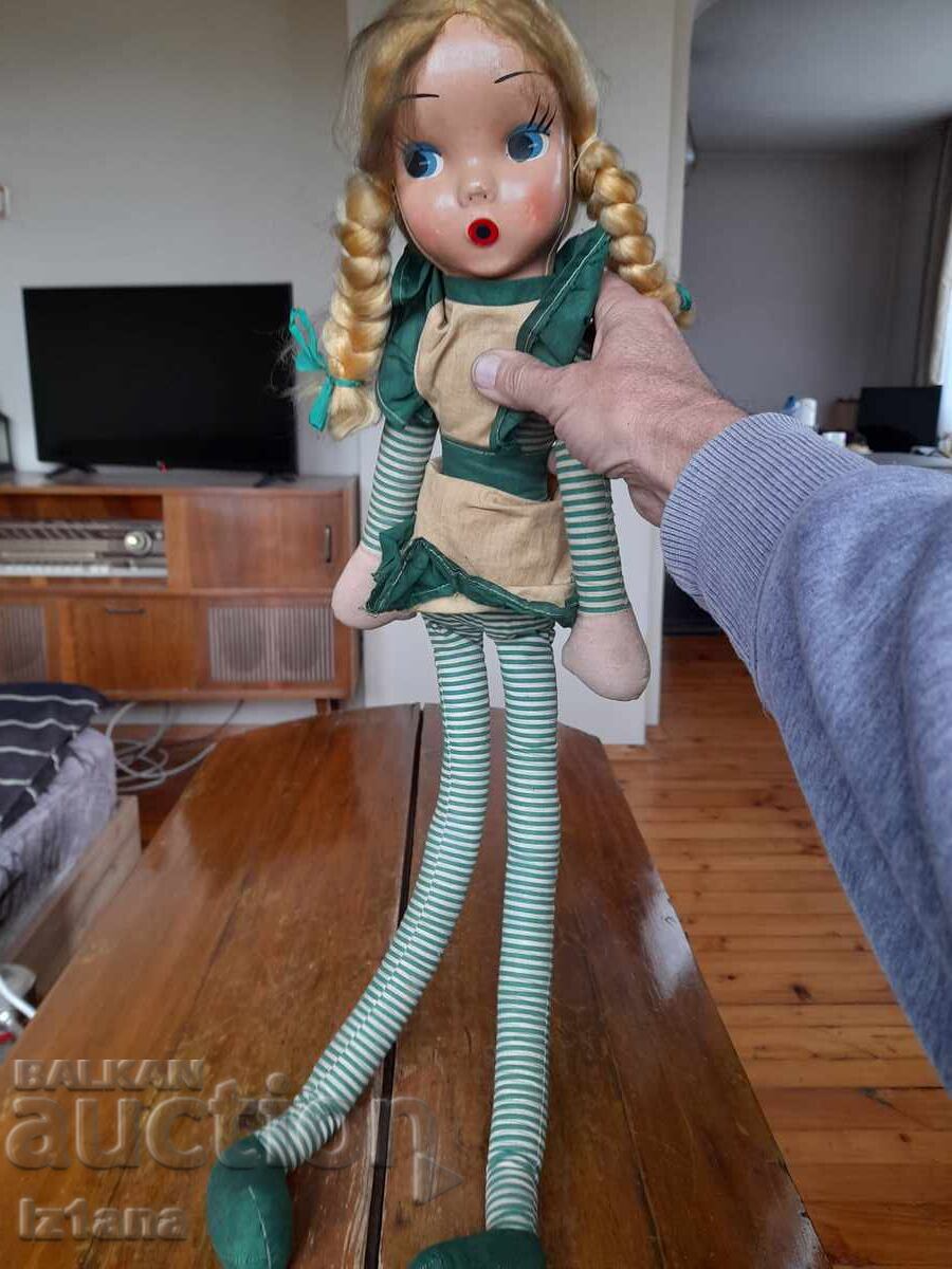 Livrarea Păpușă veche Livrarea Păpușă veche