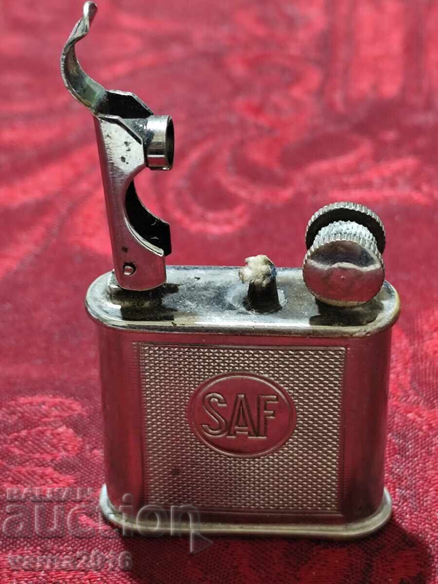 Brichetă Veche de Colecție cu preț € 30.00 | 58.67 BGN