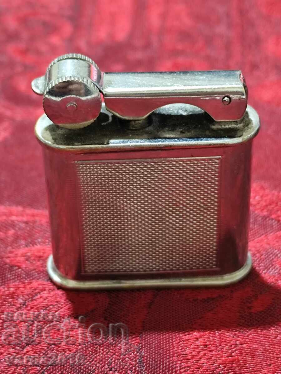 Licitație Brichetă Veche de Colecție