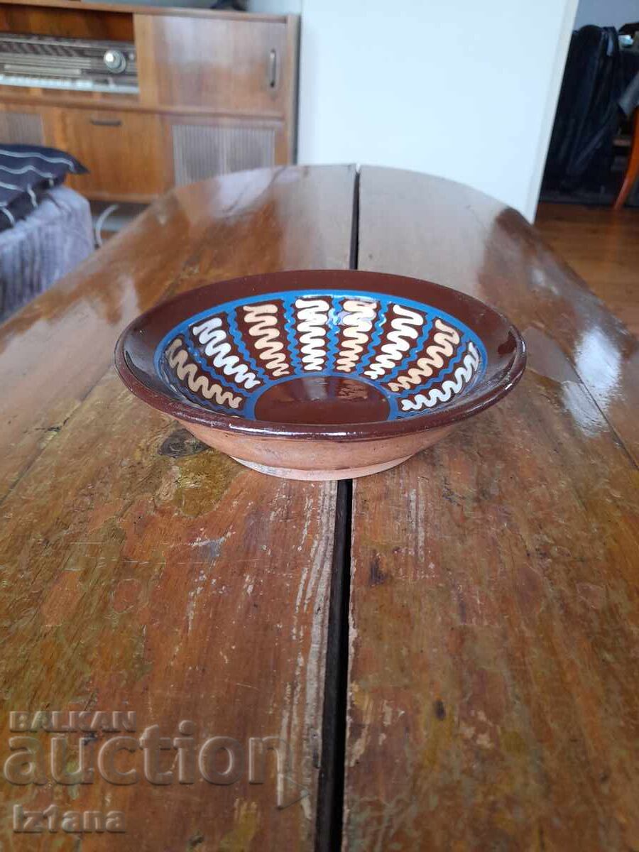 Oală veche din ceramică