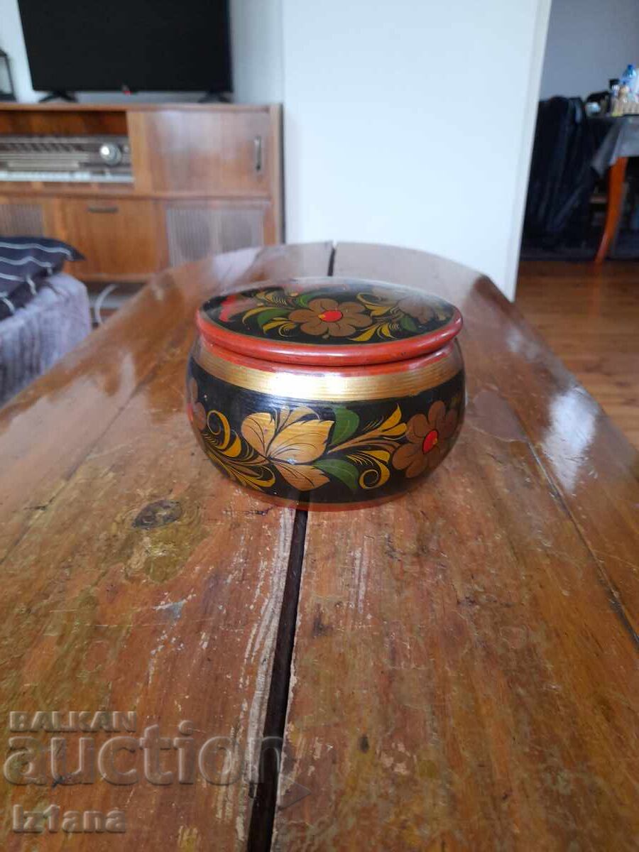 Old wooden box, Khokhloma