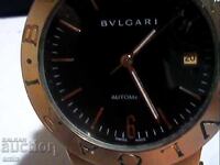 красив 4асовник  bvlgari работи первектно