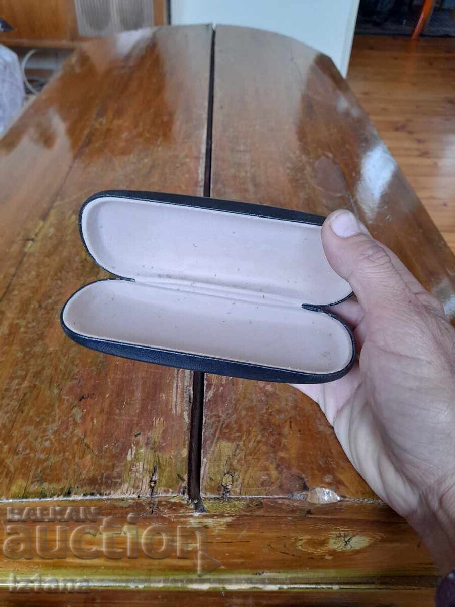 Cutie veche pentru ochelari - 5 Cutie veche pentru ochelari - 5