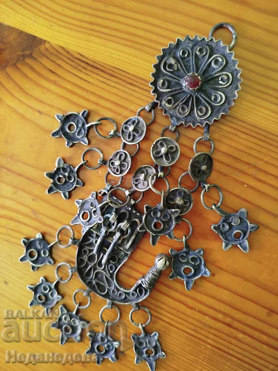 Δημοπρασία Κοσμήματα, Νύχι, Ψαλίδι, Τρέμουλο Δημοπρασία Κοσμήματα, Νύχι, Ψαλίδι, Τρέμουλο