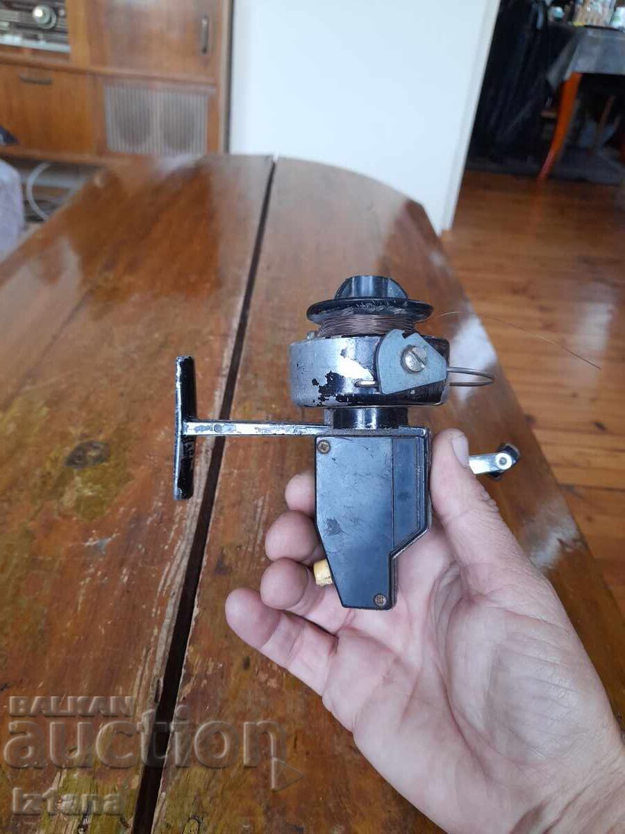 Παράδοση Παλιά μηχανή ψαρέματος Delfin Παράδοση Παλιά μηχανή ψαρέματος Delfin