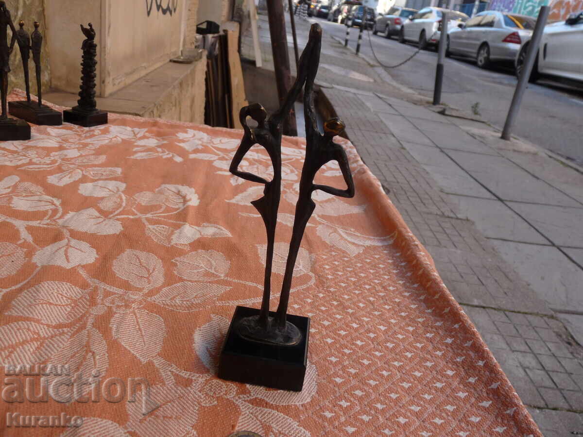 Delivery of Old bronze statuette sculpture 20 cm