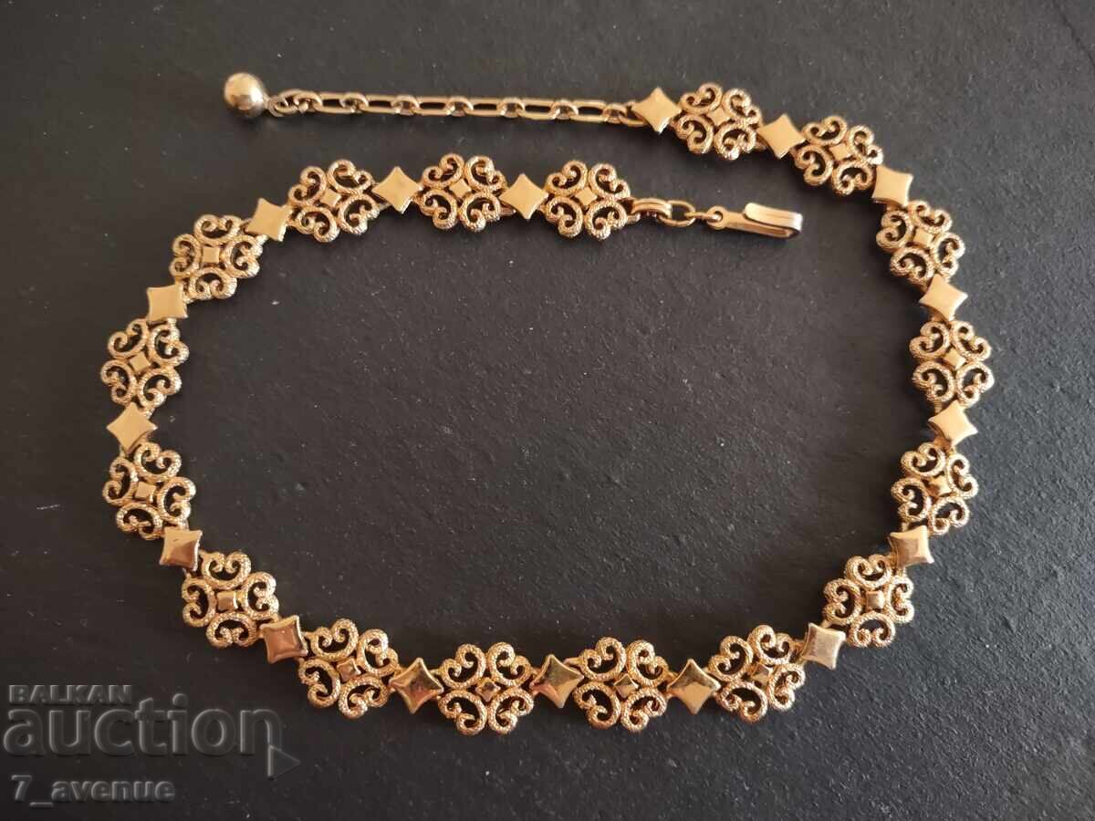 Colier vechi, efect, bijuterie guler, placat cu aur, ștampilat 30.12.2025 Colier vechi, efect, bijuterie guler, placat cu aur, ștampilat 30.12.2025