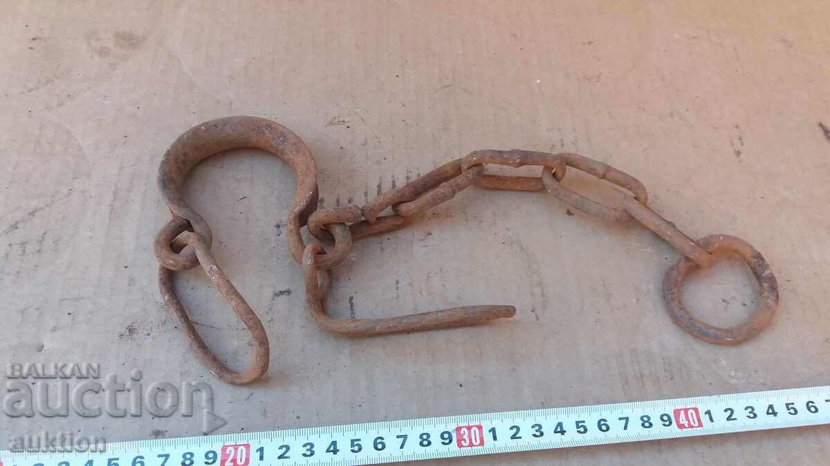 Παράδοση Σφυρήλατα Αναγεννησιακά Δεσμά, Αλυσίδες - Χειροπέδες