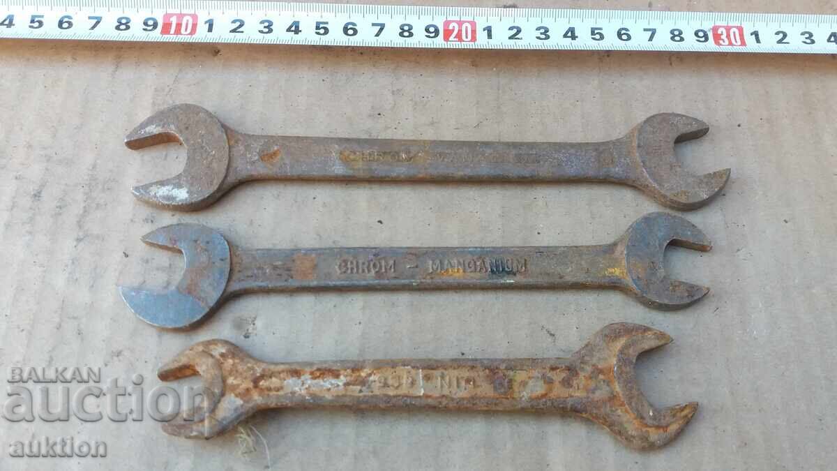 Wrench Set - 3 Pieces - 5