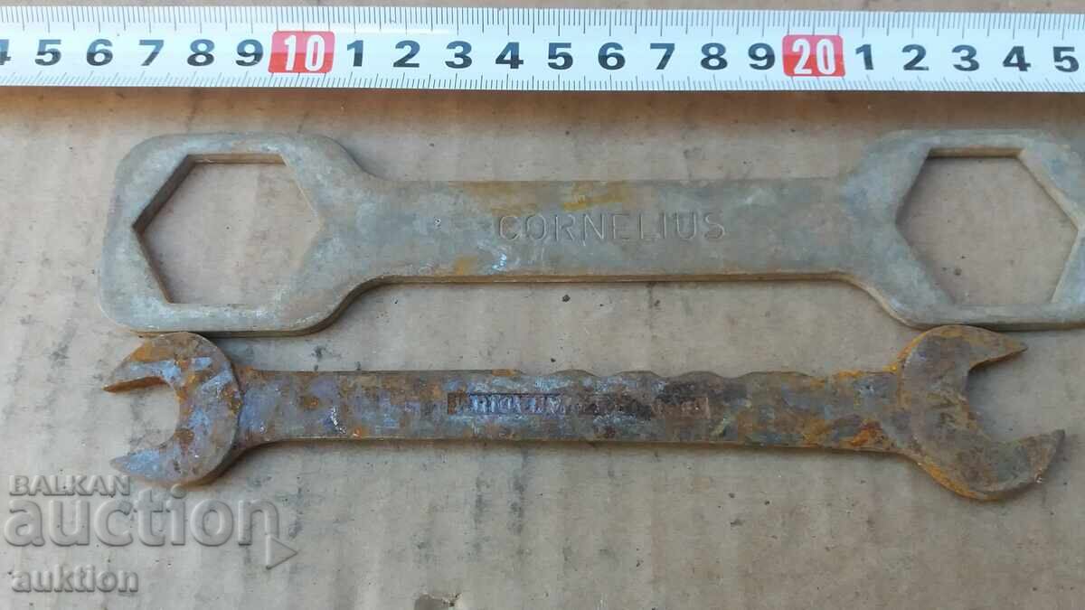 Delivery of Wrench Set - 2 Pieces Delivery of Wrench Set - 2 Pieces