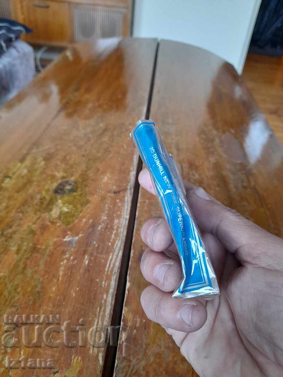 Licitație Pachet de țigări Dunhill